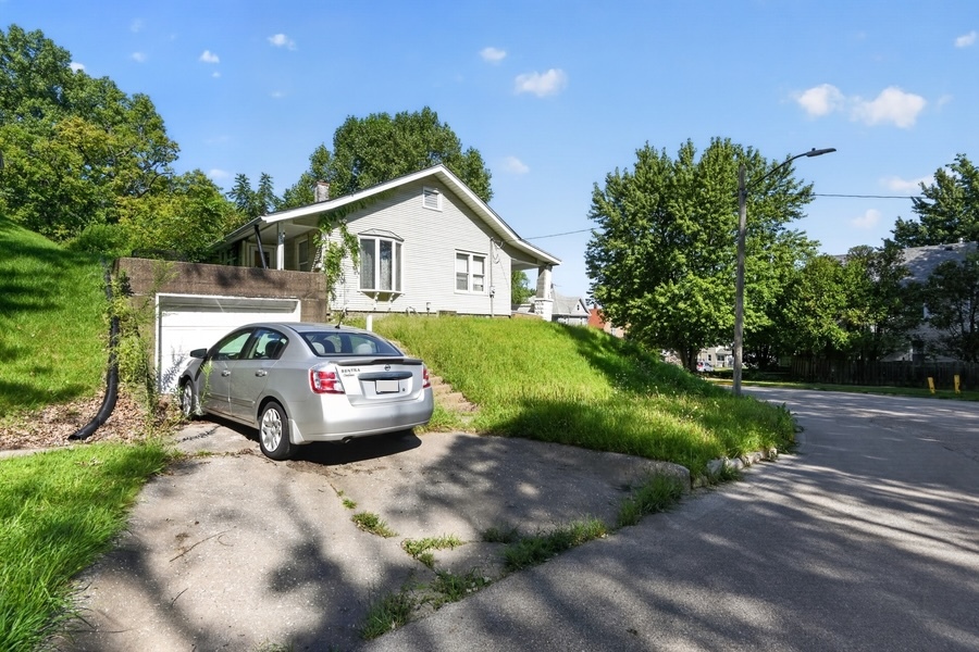 206 8th Street Property Photo 1