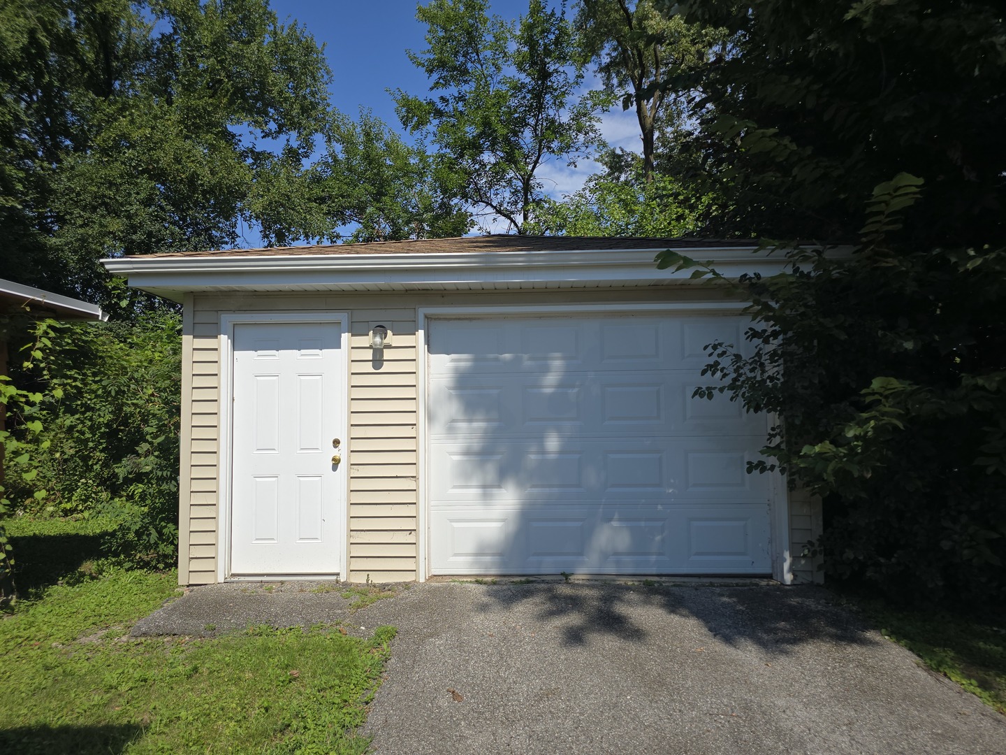 132 Shabbona Drive Property Photo 21