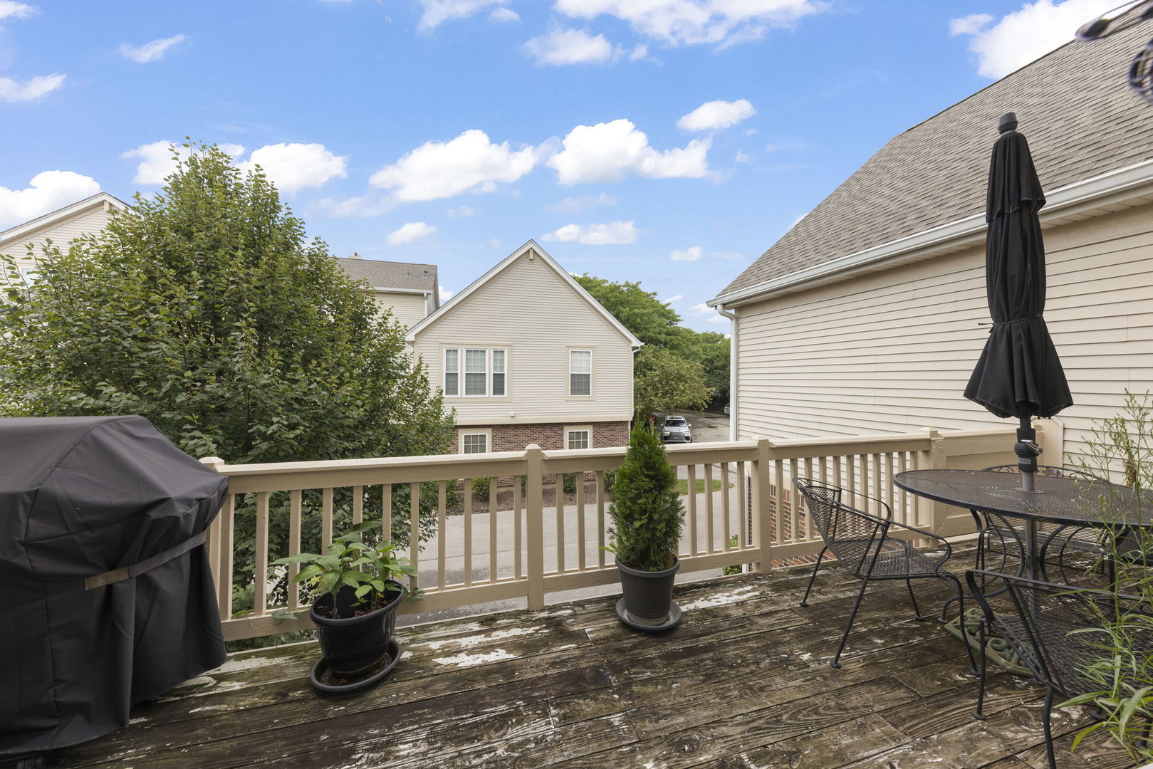 2641 N Greenwood Avenue Property Photo 10