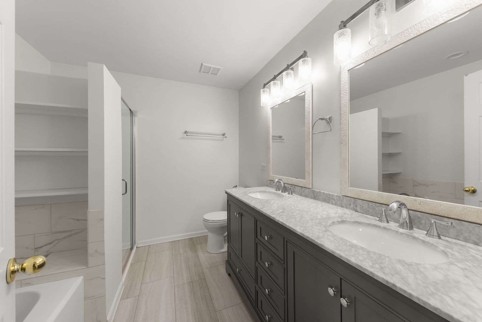 2641 N Greenwood Avenue Property Photo 14