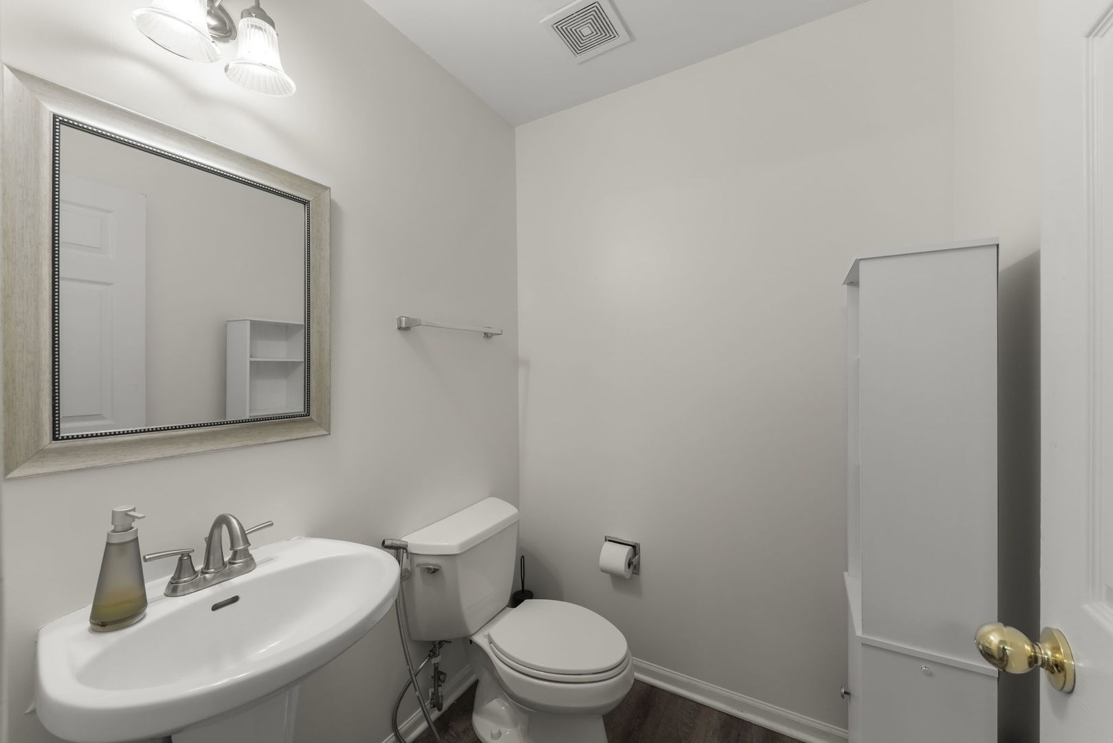 2641 N Greenwood Avenue Property Photo 20