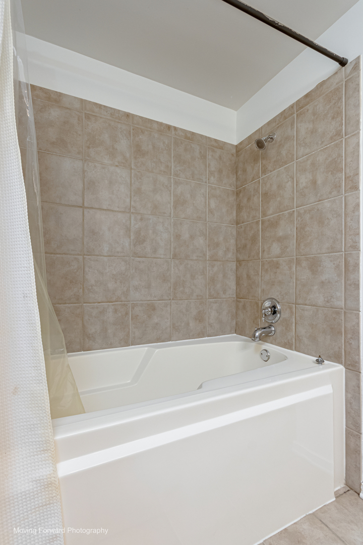 1645 W Ogden Avenue 505 Property Photo 15