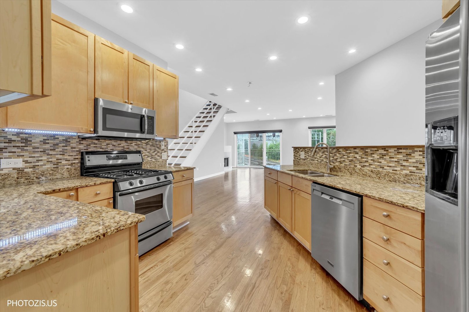 912 W Chicago Avenue 403 Property Photo 14