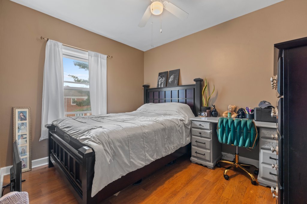 5242 W 63rd Place Property Photo 15