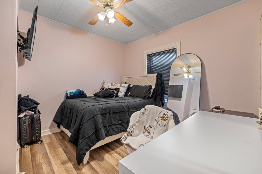 5242 W 63rd Place Property Photo 16