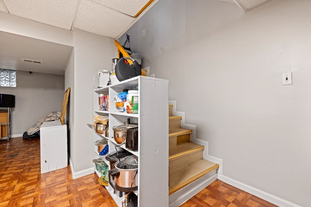 5242 W 63rd Place Property Photo 19