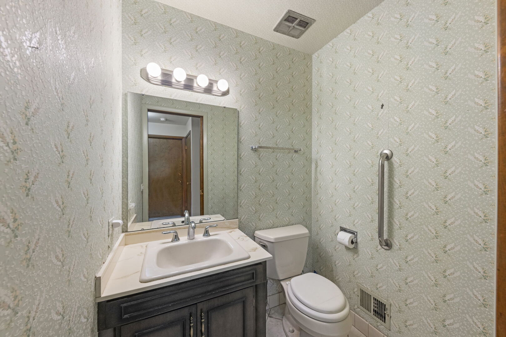 4726 Howard Avenue Property Photo 13