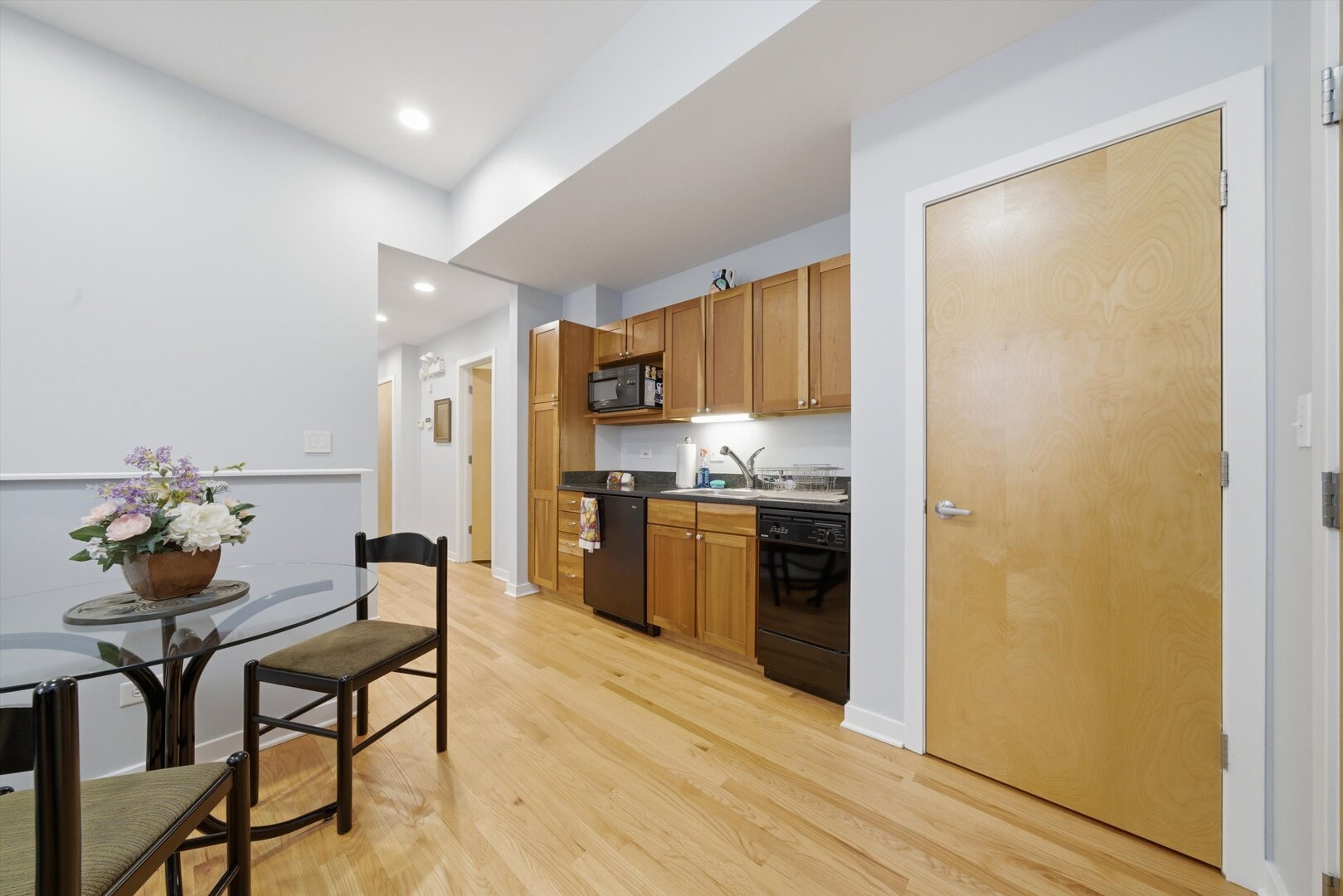 1733 W Lawrence Avenue Cu2 Property Photo 9