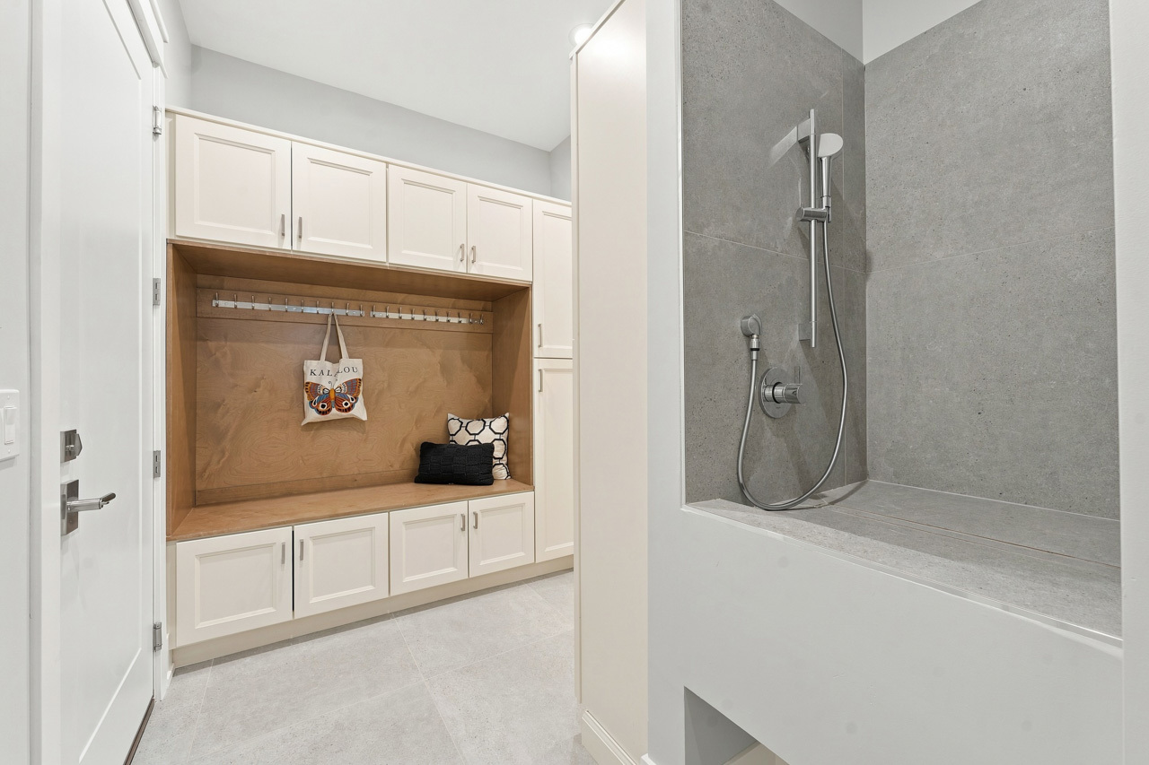 810 Clover Court Property Photo 23