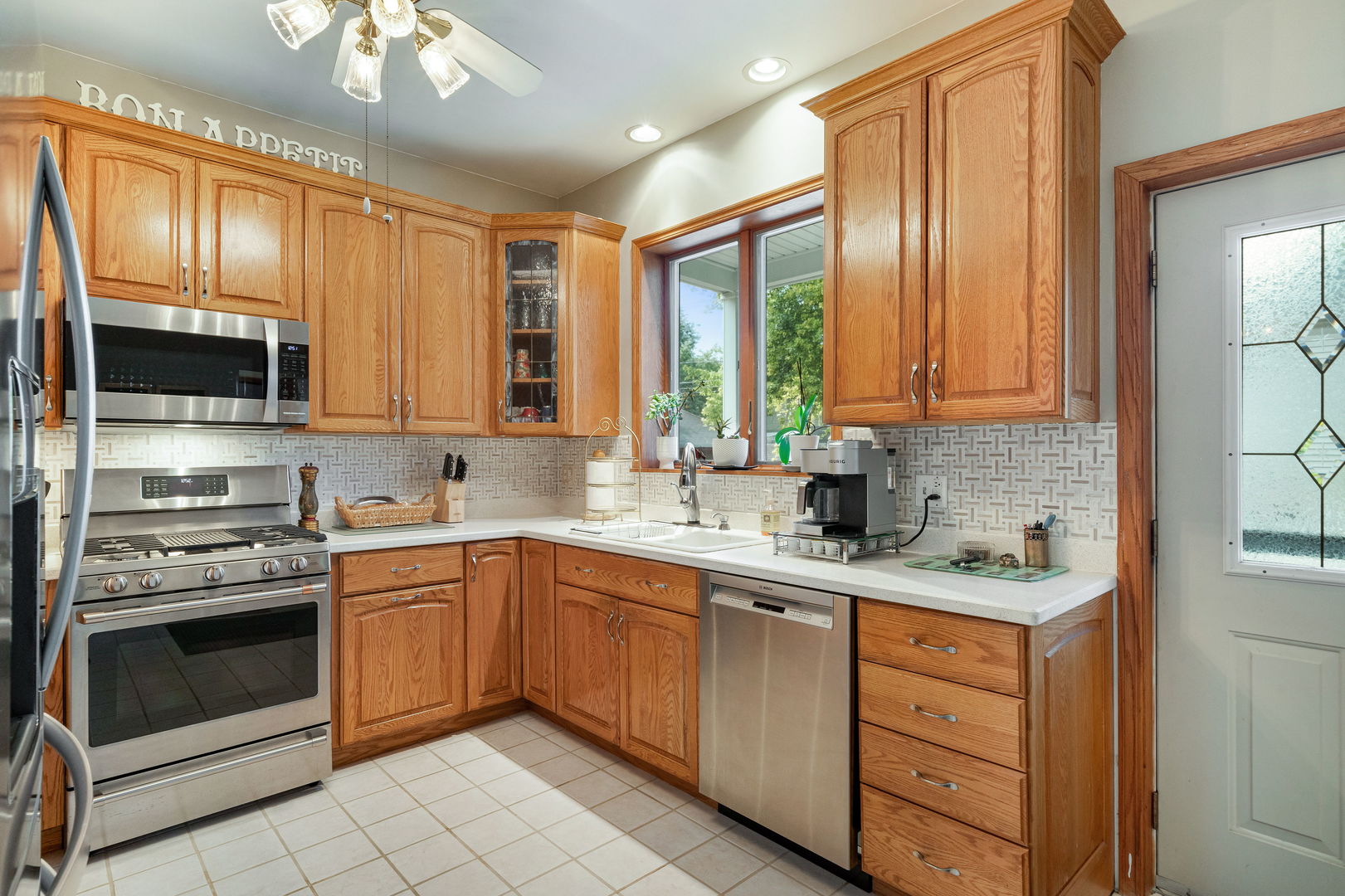 210 8th Avenue Property Photo 6