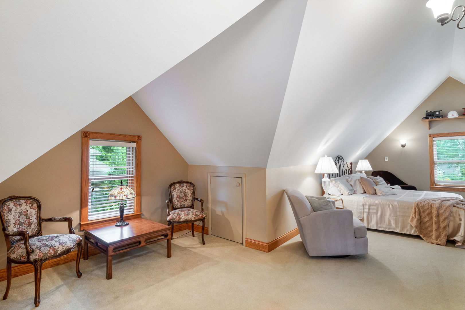 210 8th Avenue Property Photo 16