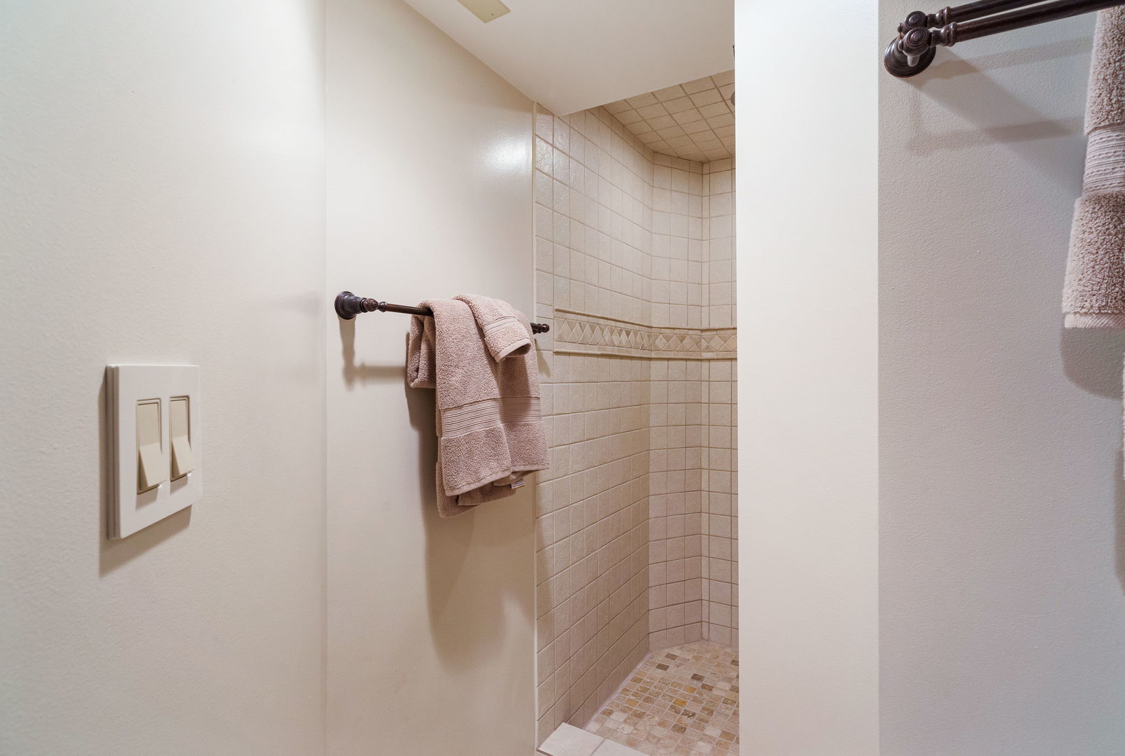 210 8th Avenue Property Photo 19