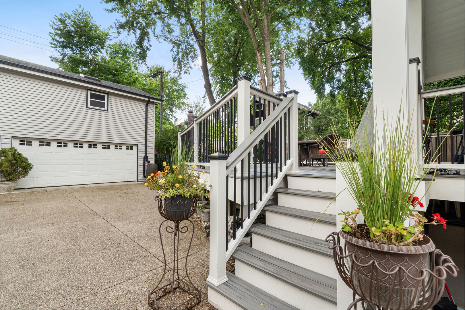 210 8th Avenue Property Photo 22