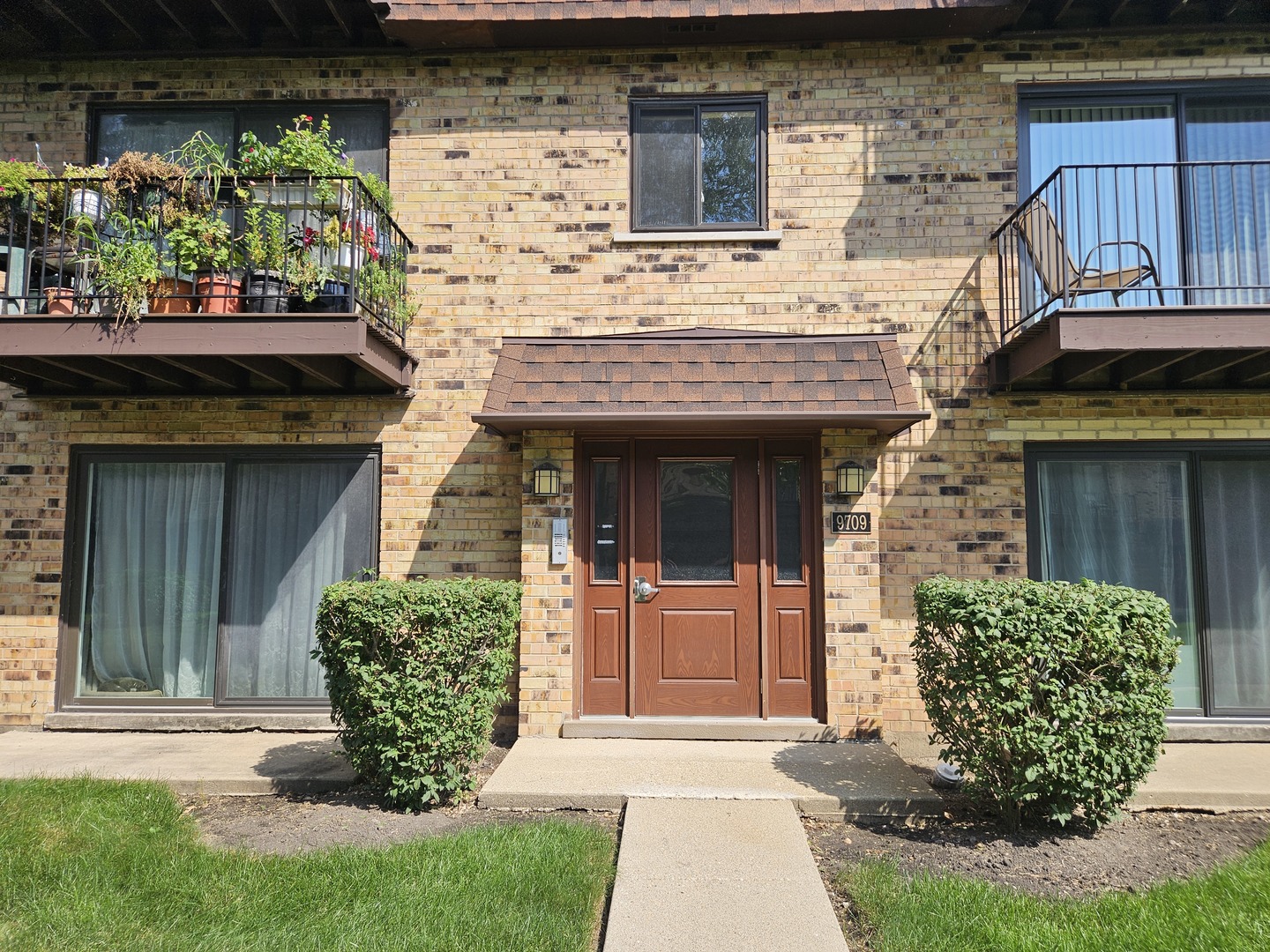 9709 Bianco Terrace E Property Photo 2