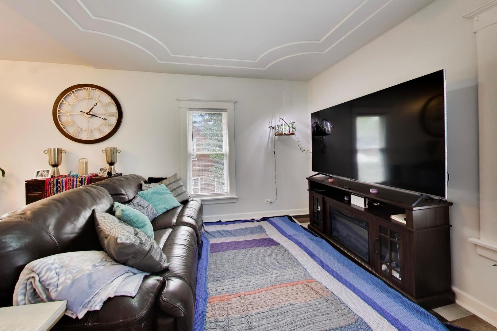 120 Commonwealth Drive 2 Property Photo 6