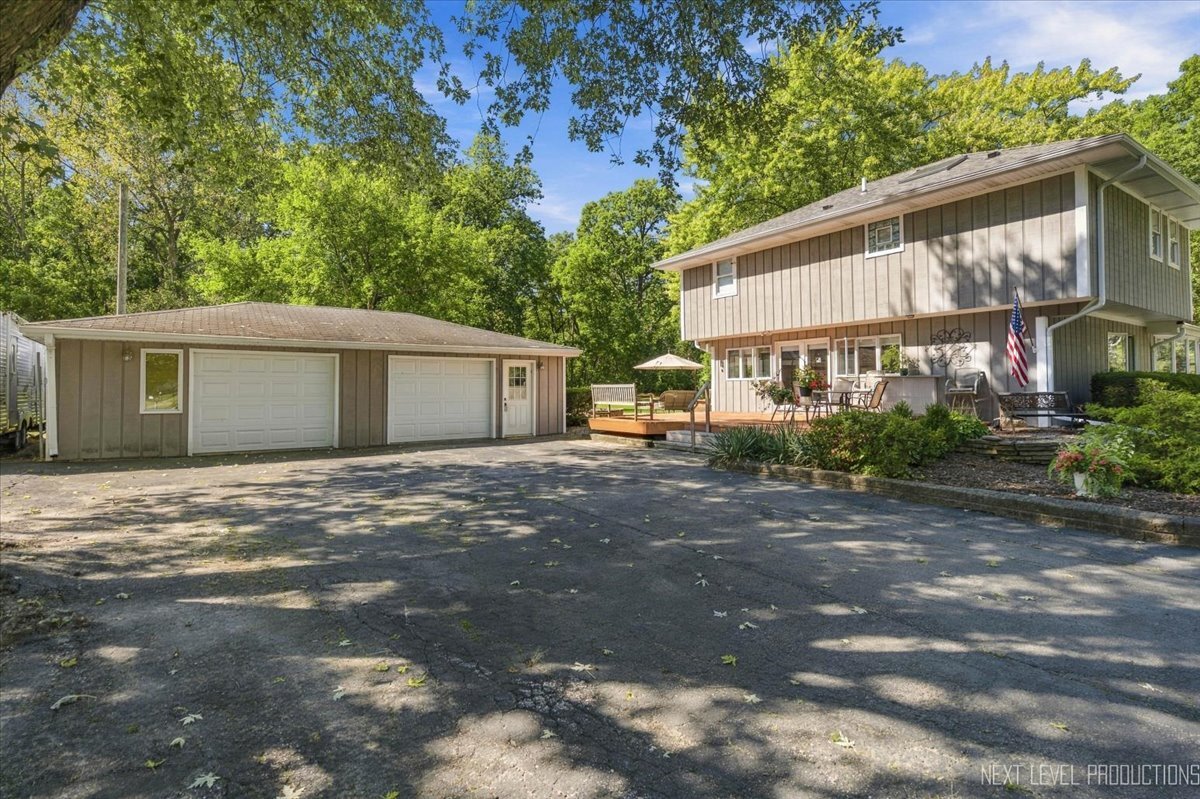 2n720 Woodcrest Drive Property Photo 4