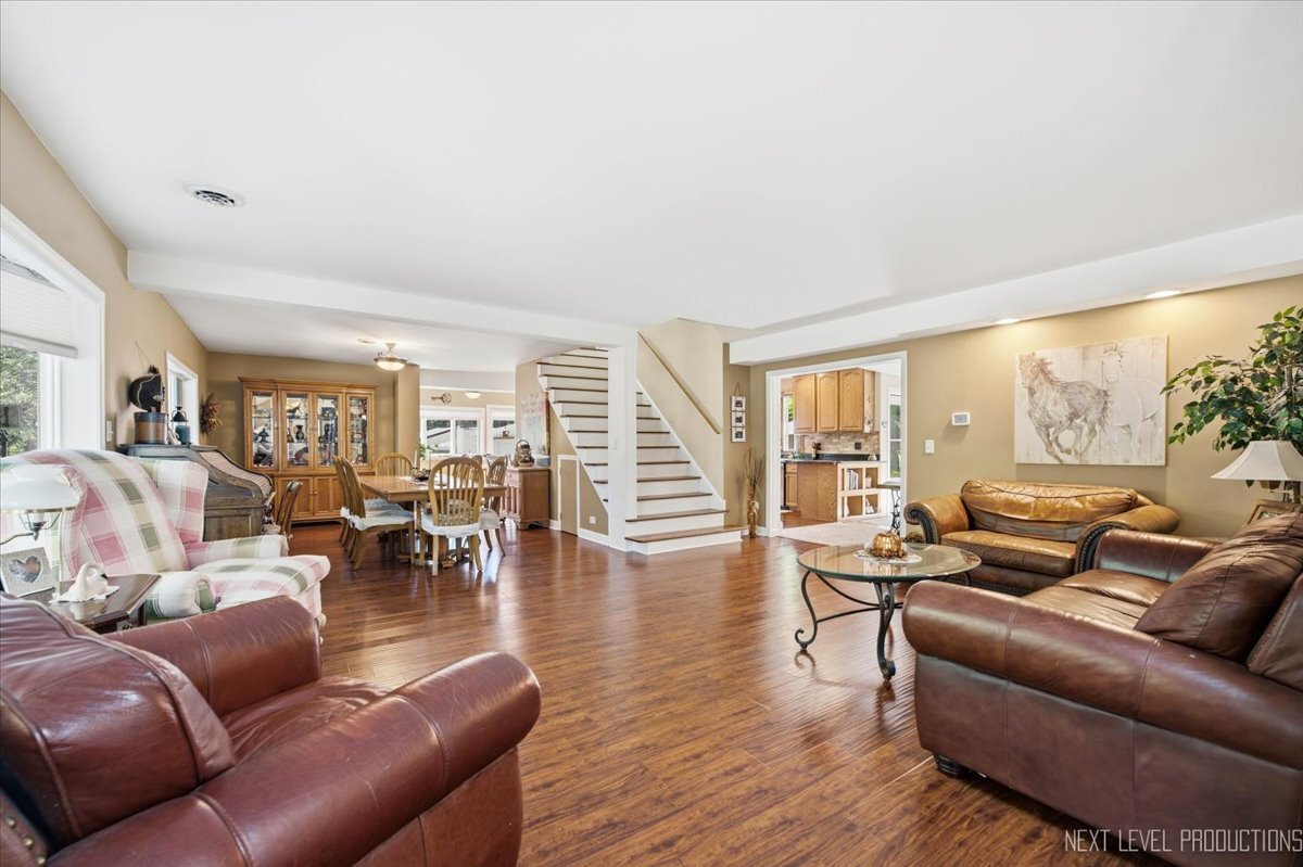 2n720 Woodcrest Drive Property Photo 13