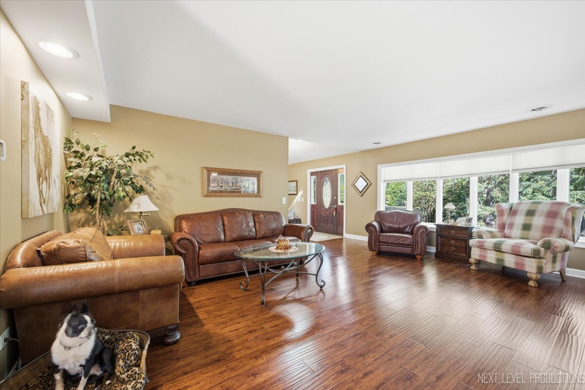 2n720 Woodcrest Drive Property Photo 14