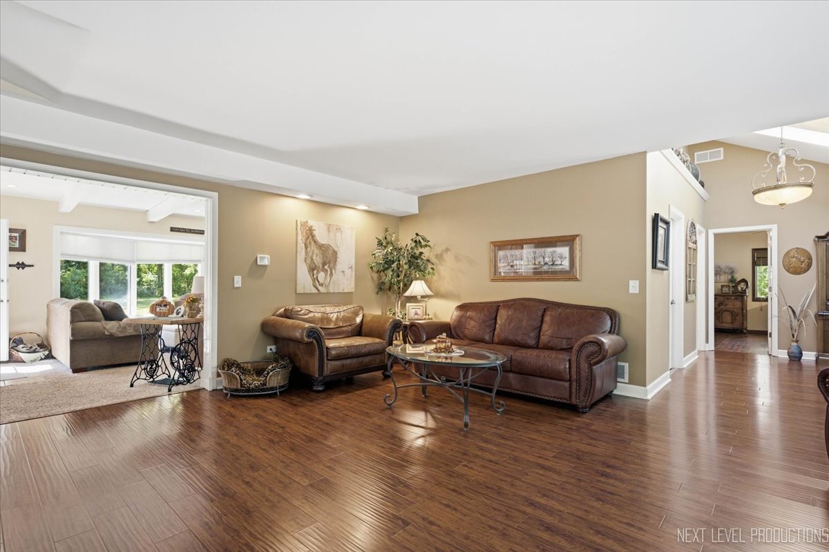 2n720 Woodcrest Drive Property Photo 15