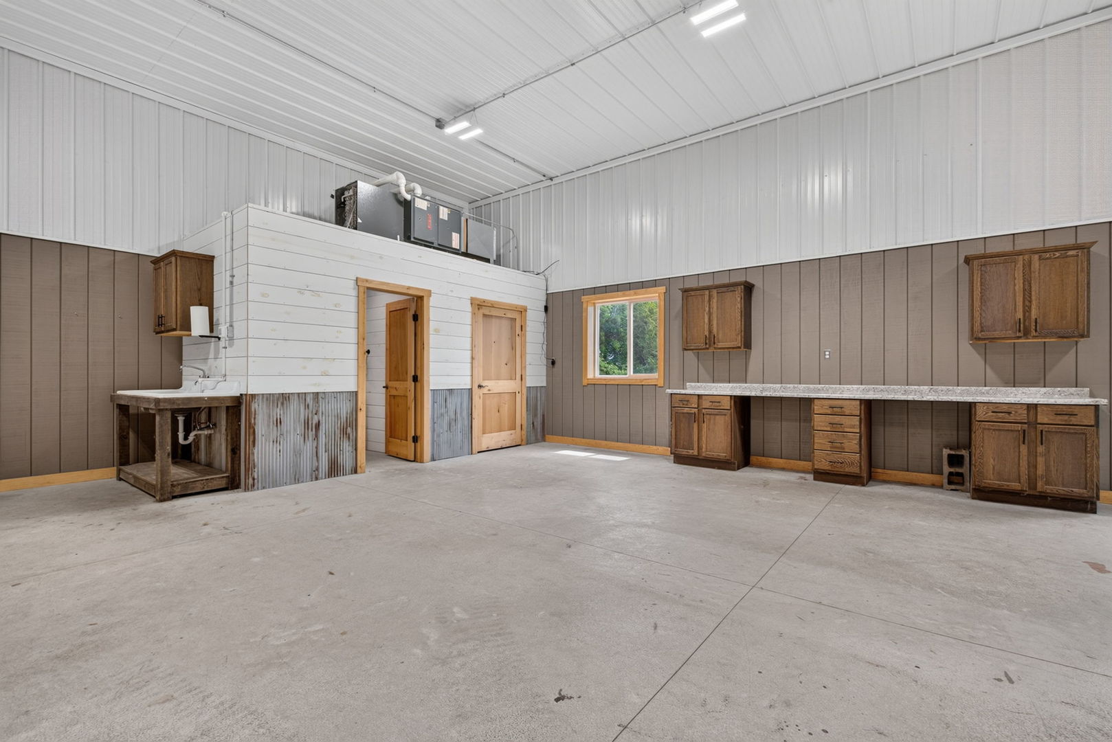 333 E Joliet Road Property Photo 4