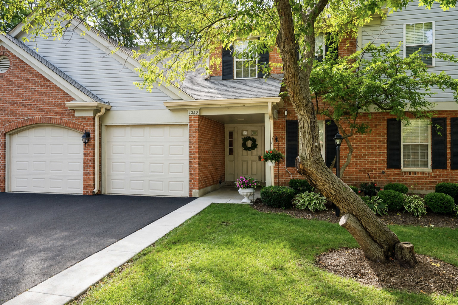 1253 Beechwood Court Property Photo 1