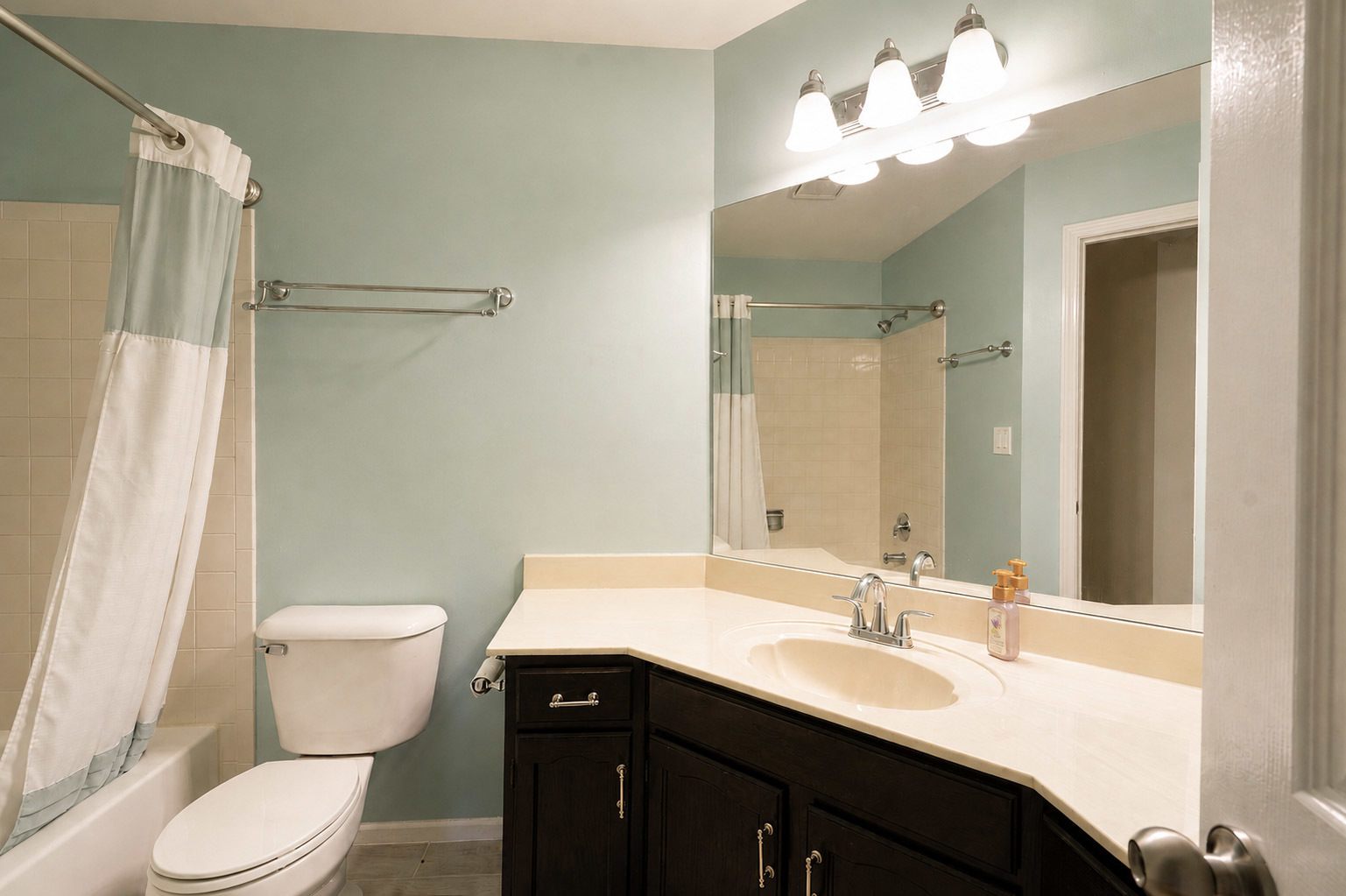 1253 Beechwood Court Property Photo 6