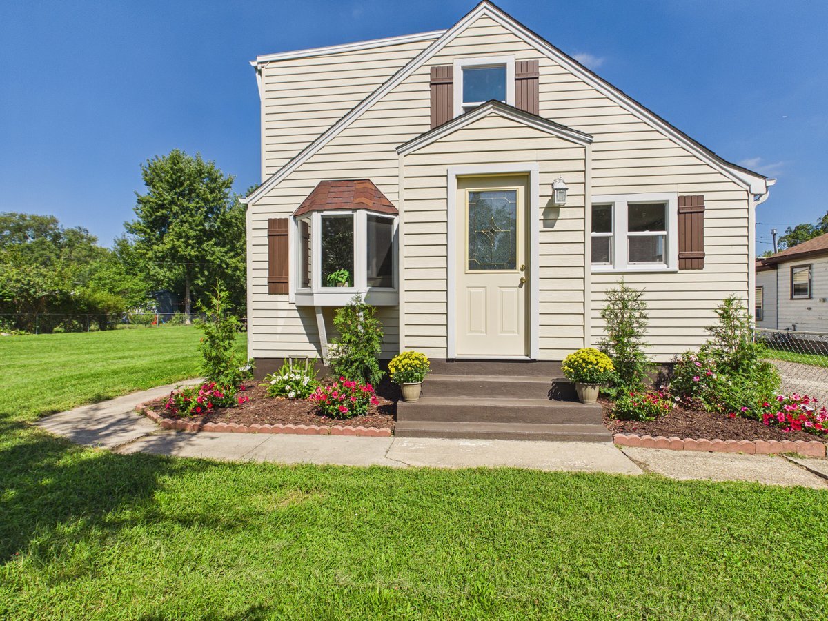 856 Marie Avenue Property Photo 1