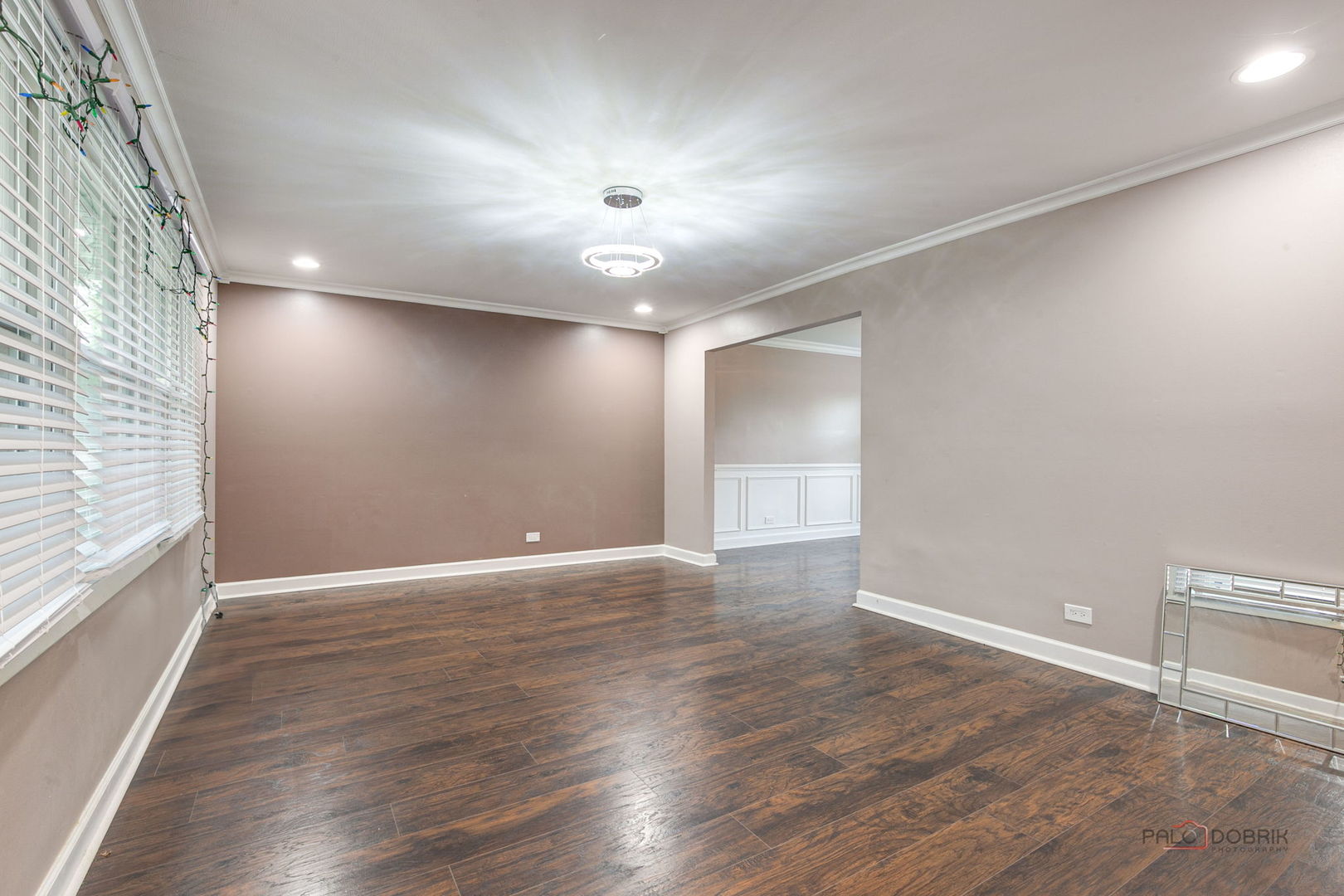 562 Applegate Lane Property Photo 5