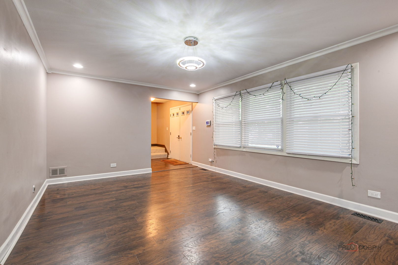 562 Applegate Lane Property Photo 7