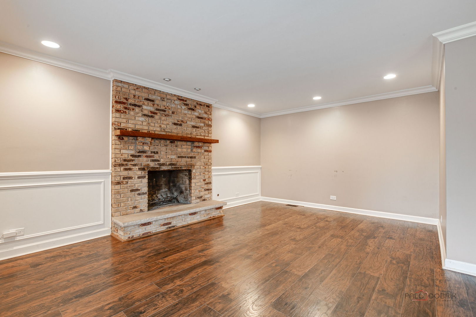 562 Applegate Lane Property Photo 10