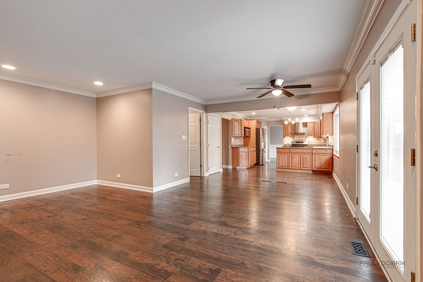 562 Applegate Lane Property Photo 11