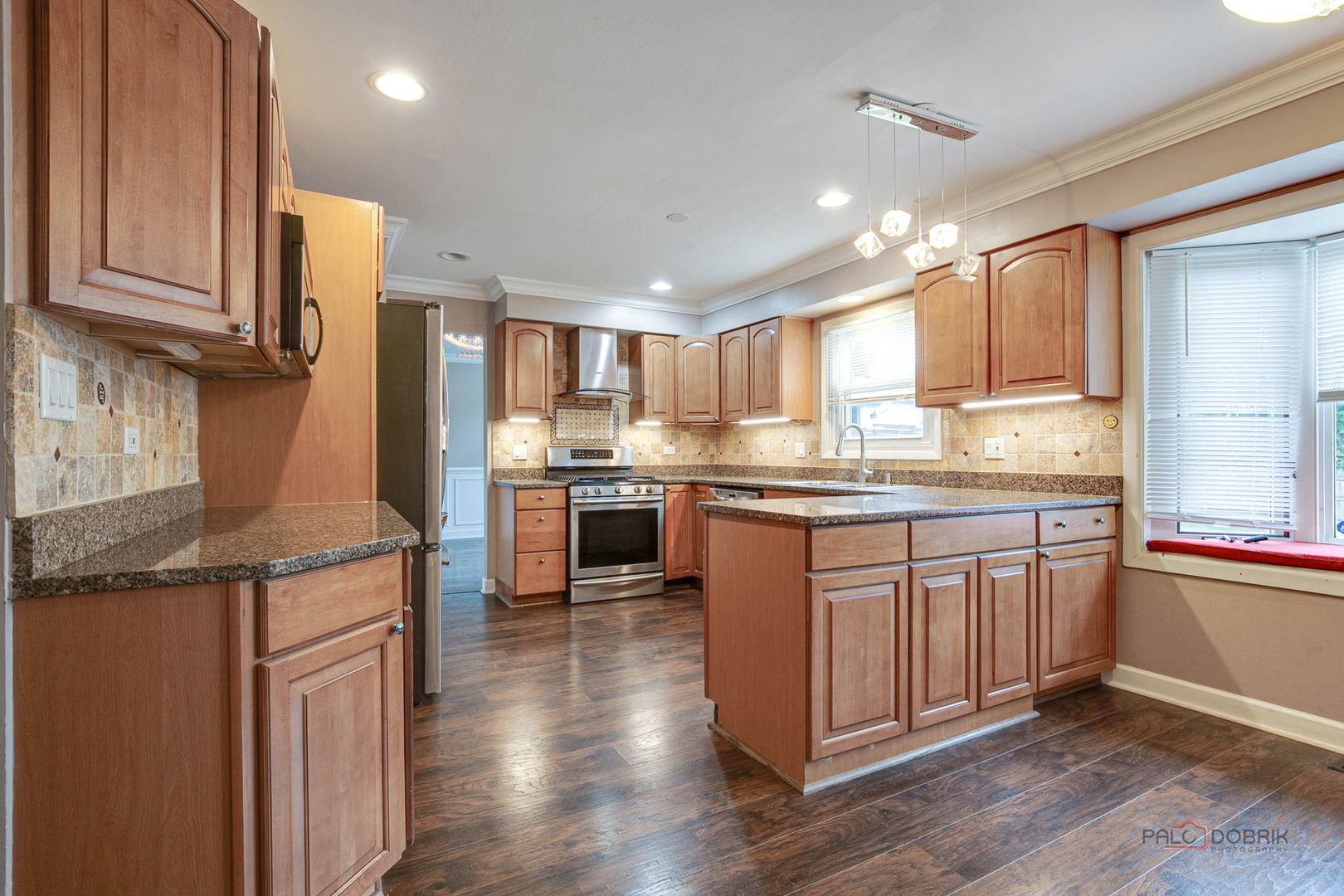562 Applegate Lane Property Photo 14