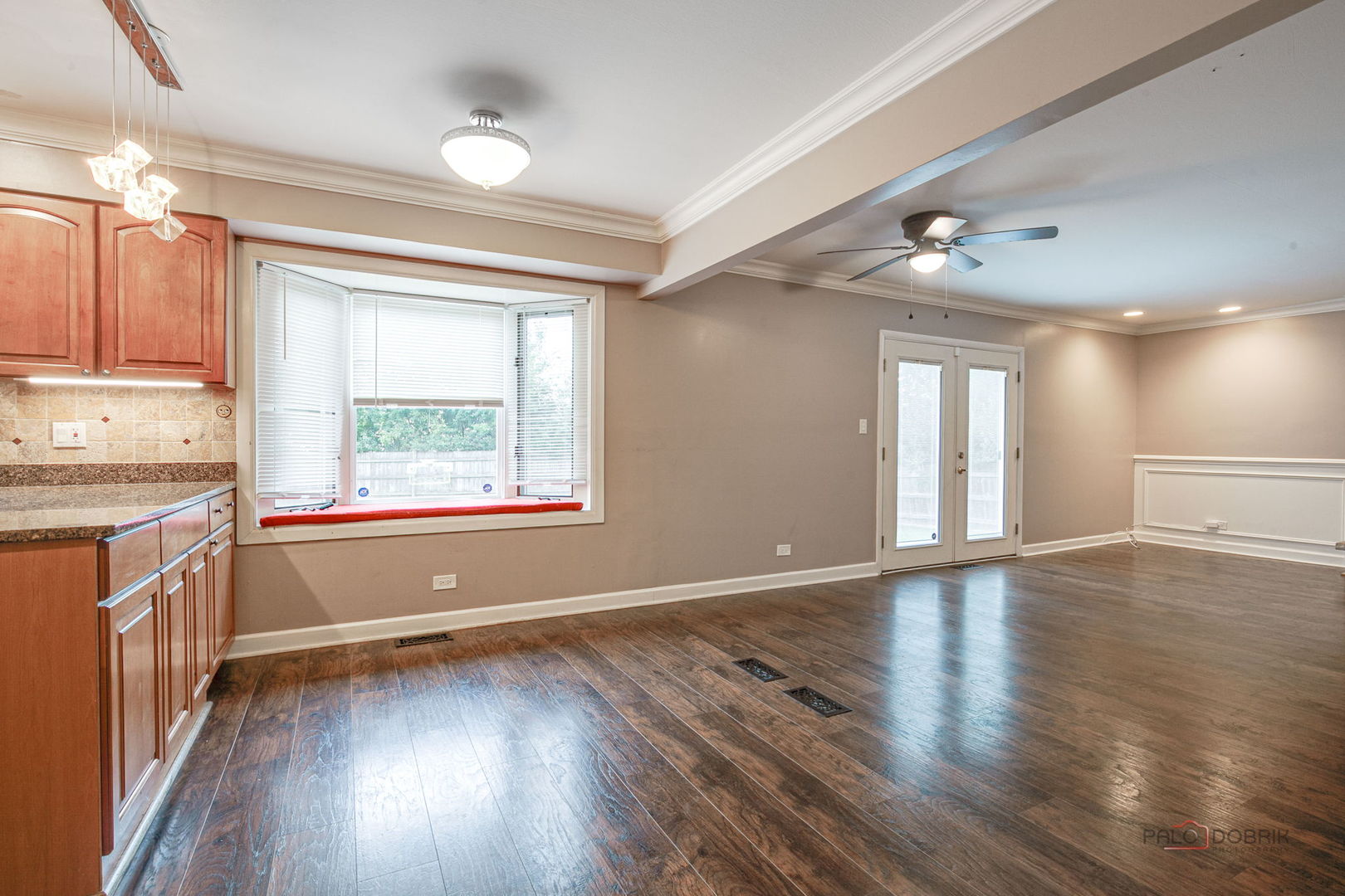 562 Applegate Lane Property Photo 17
