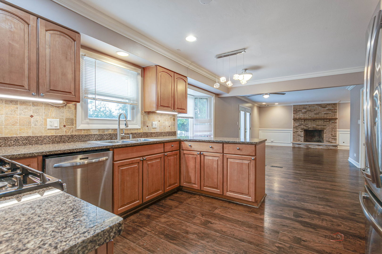 562 Applegate Lane Property Photo 18