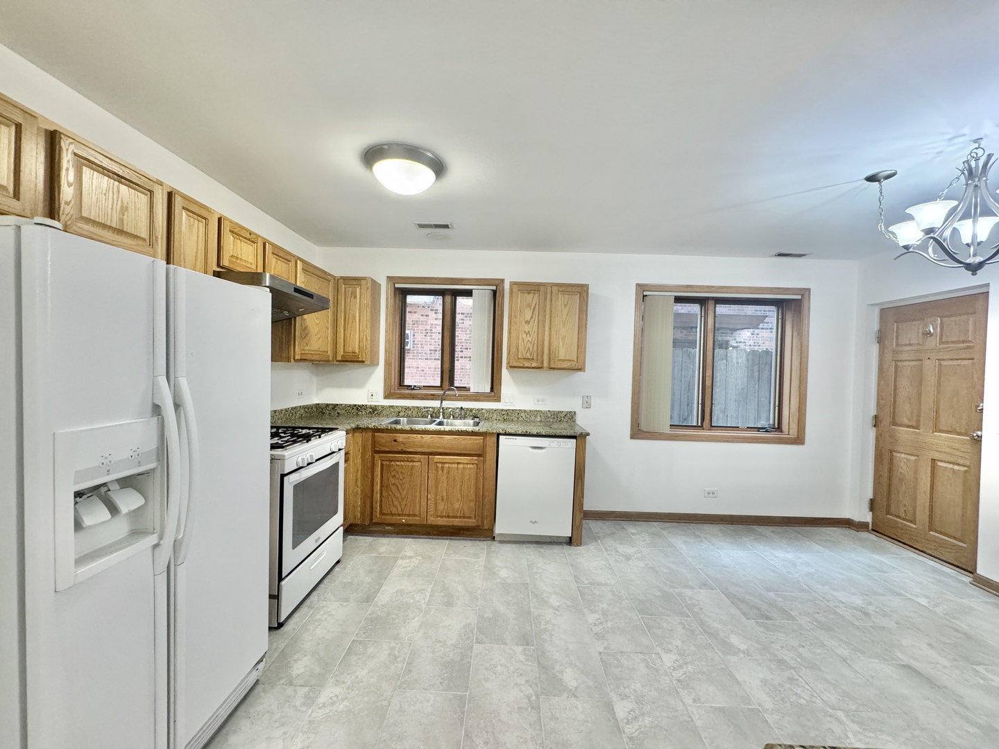 5965 N Northwest Highway 101 Property Photo 21