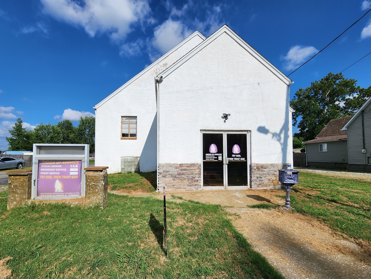409 S Hill Street Property Photo 1