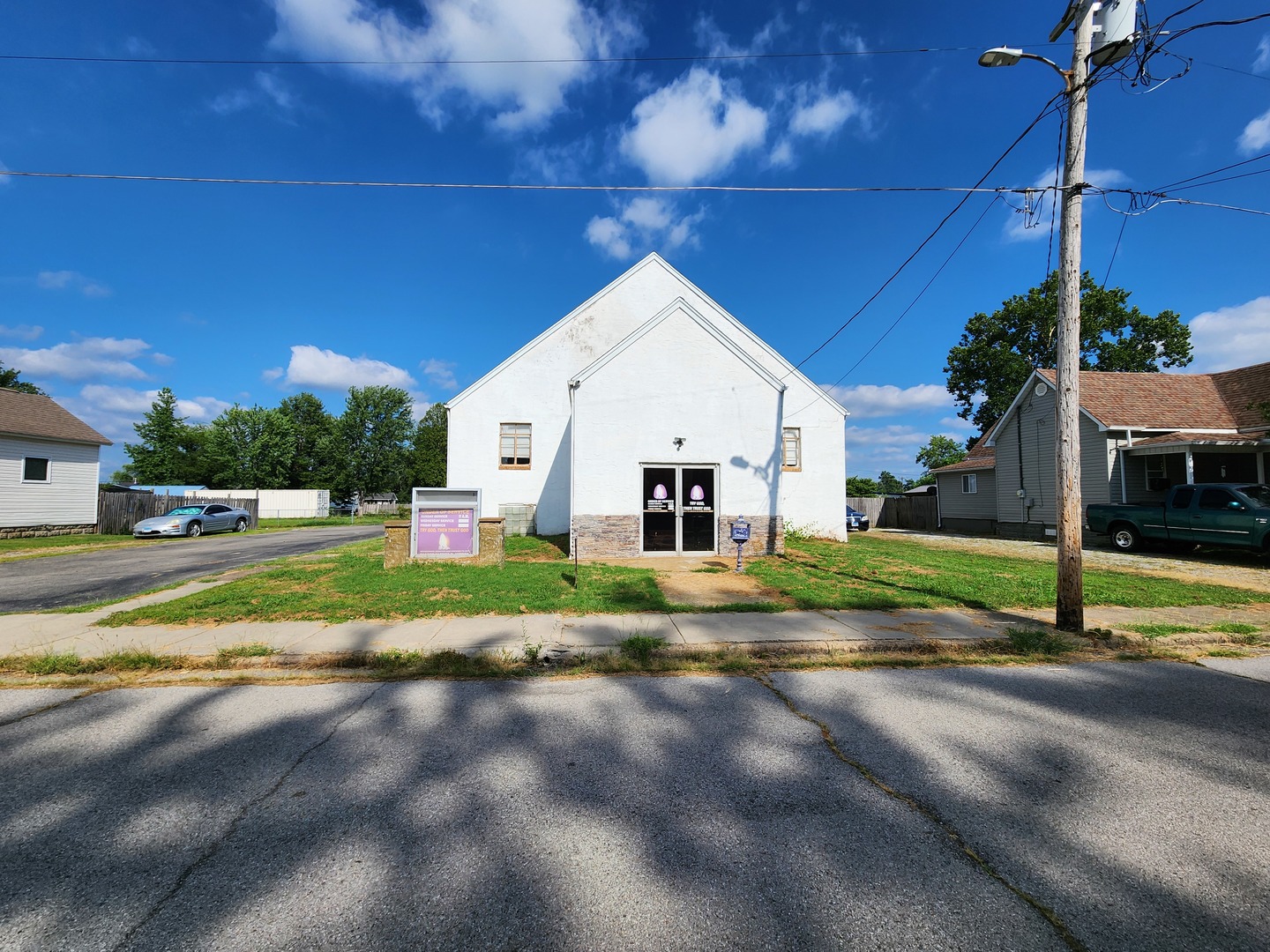 409 S Hill Street Property Photo 2