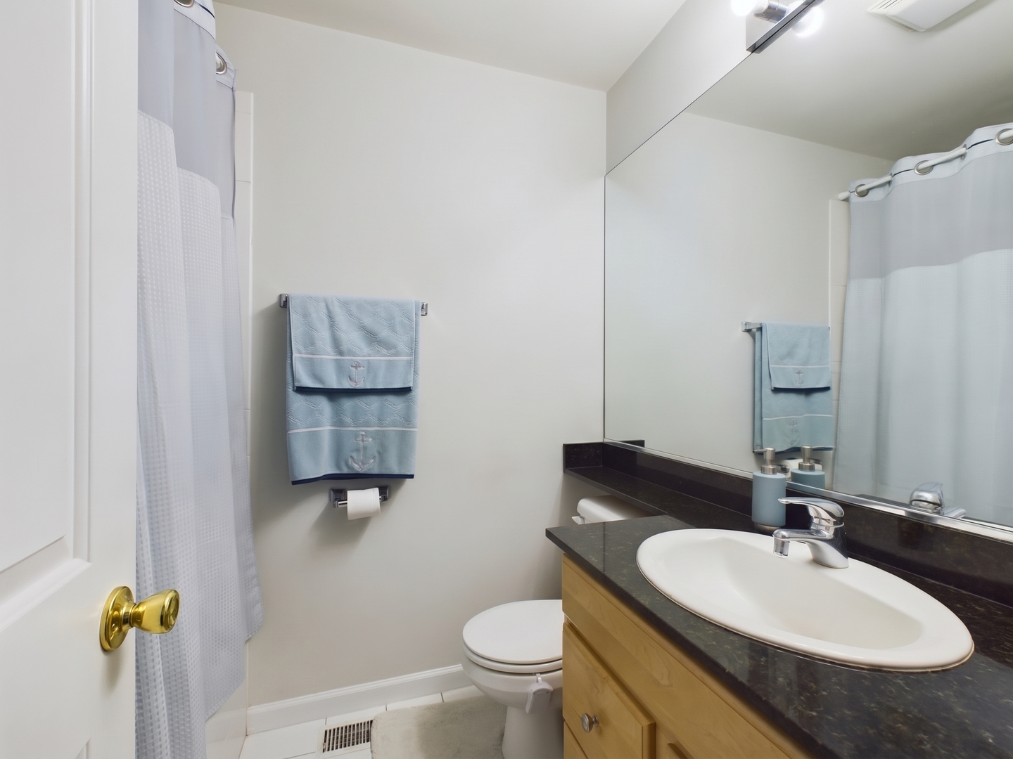 821 N Harlem Avenue Property Photo 13