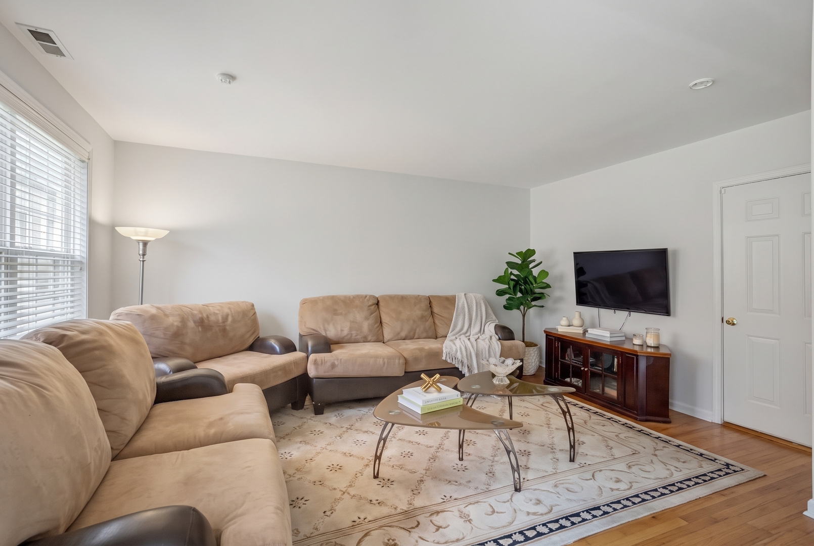 821 N Harlem Avenue Property Photo 15