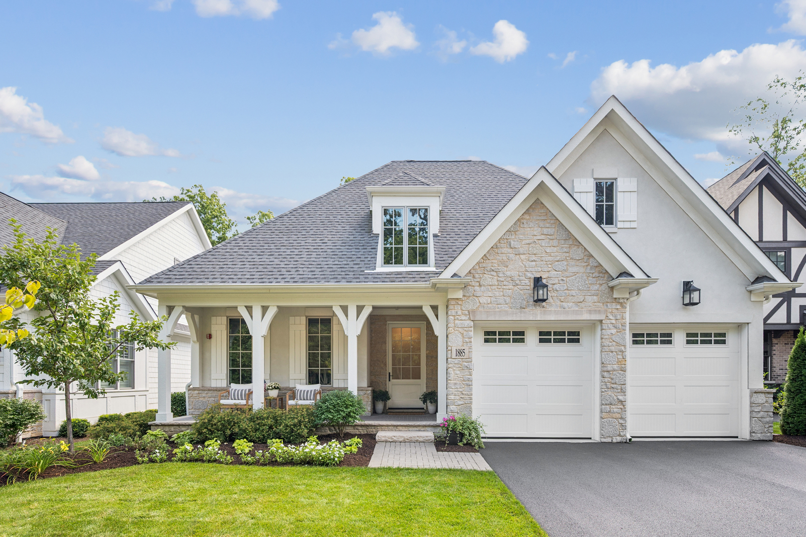 1885 Amberley Court Property Photo 1