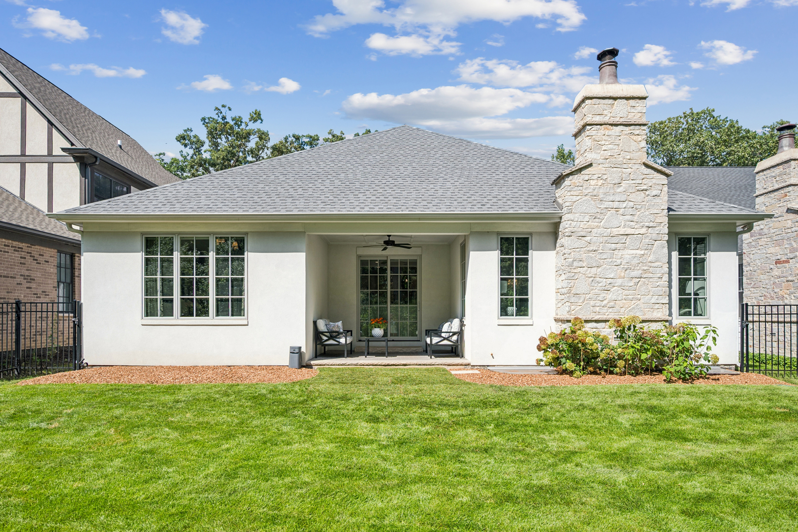 1885 Amberley Court Property Photo 28
