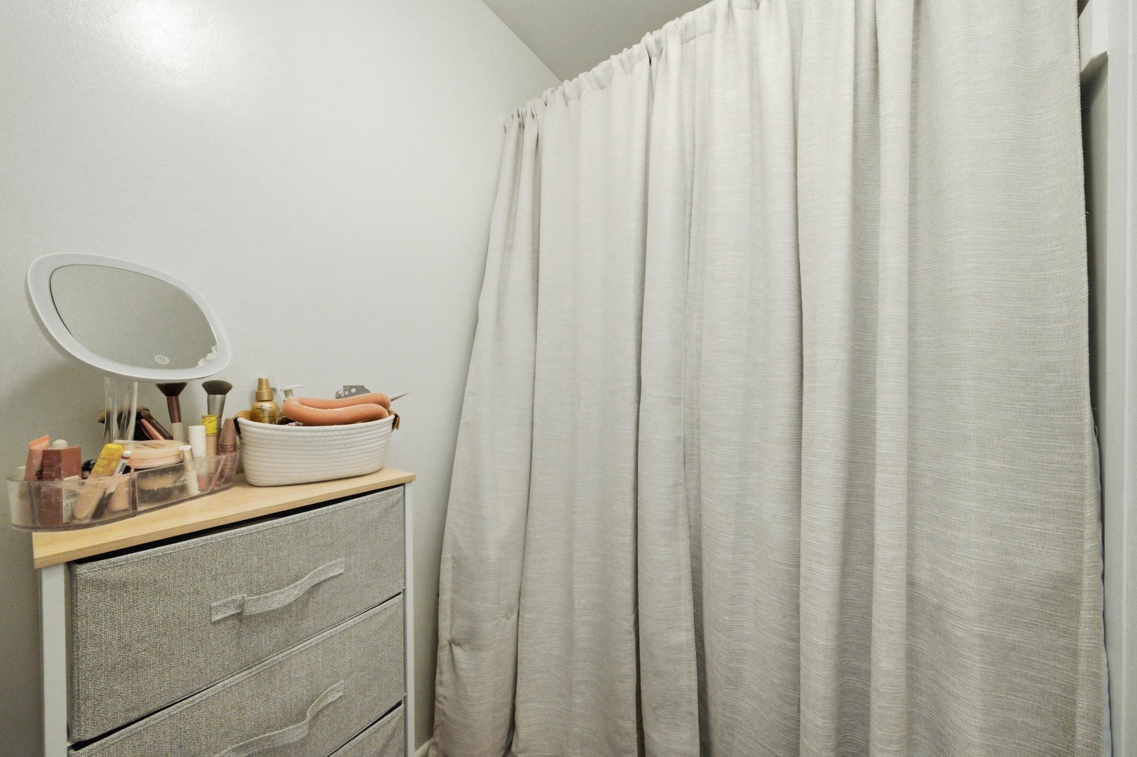 3550 N Lake Shore Drive 1714 Property Photo 14