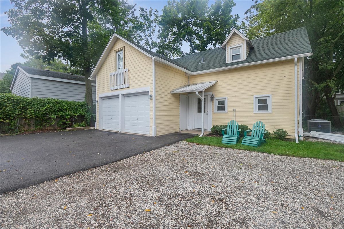 692 Cherry Avenue B Property Photo 1