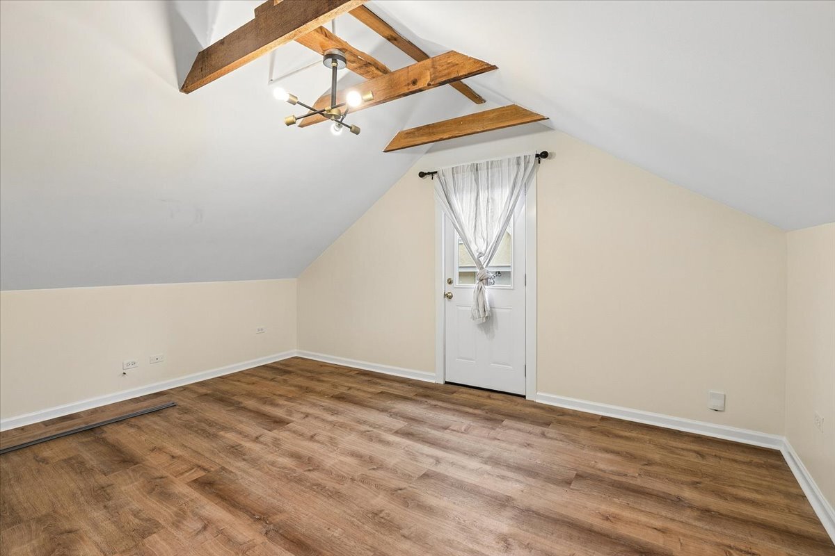 692 Cherry Avenue B Property Photo 6