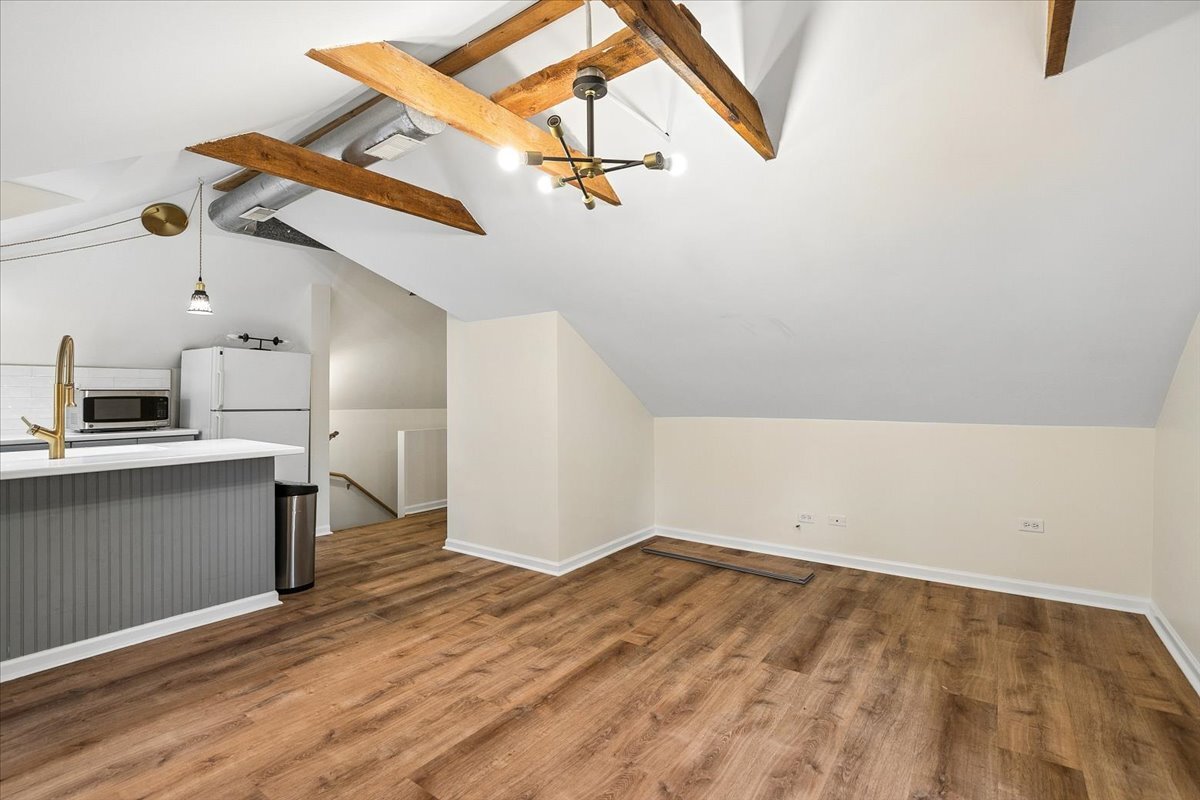 692 Cherry Avenue B Property Photo 8