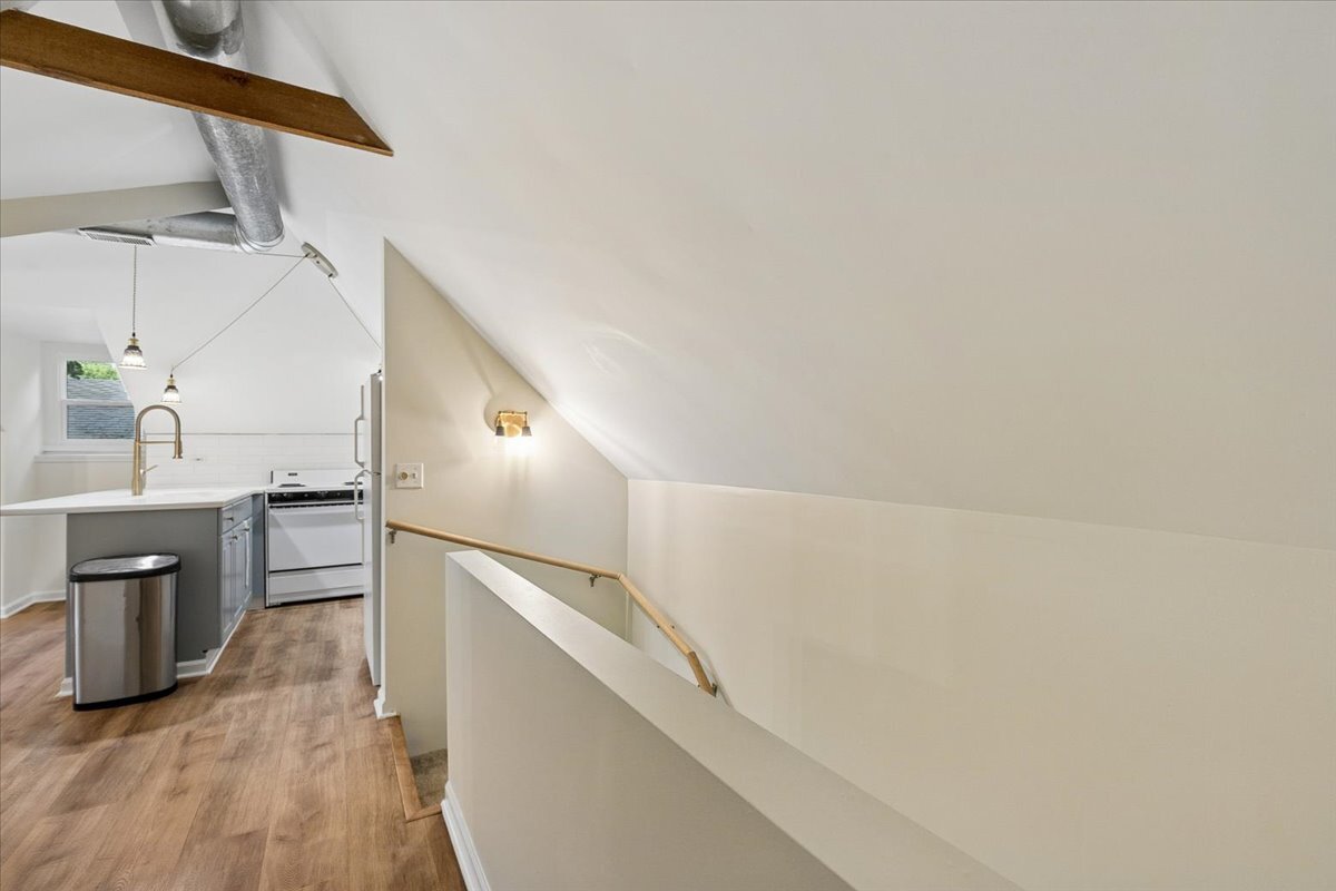 692 Cherry Avenue B Property Photo 15