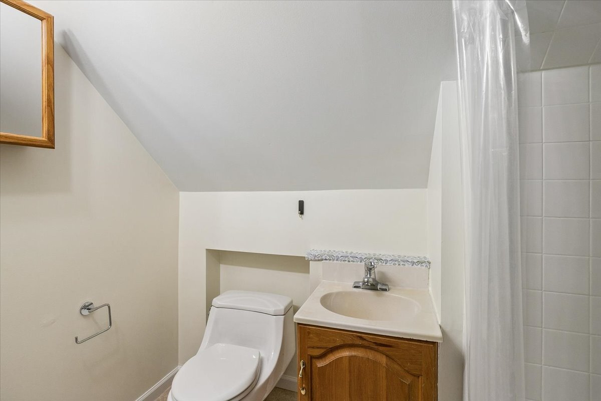 692 Cherry Avenue B Property Photo 16
