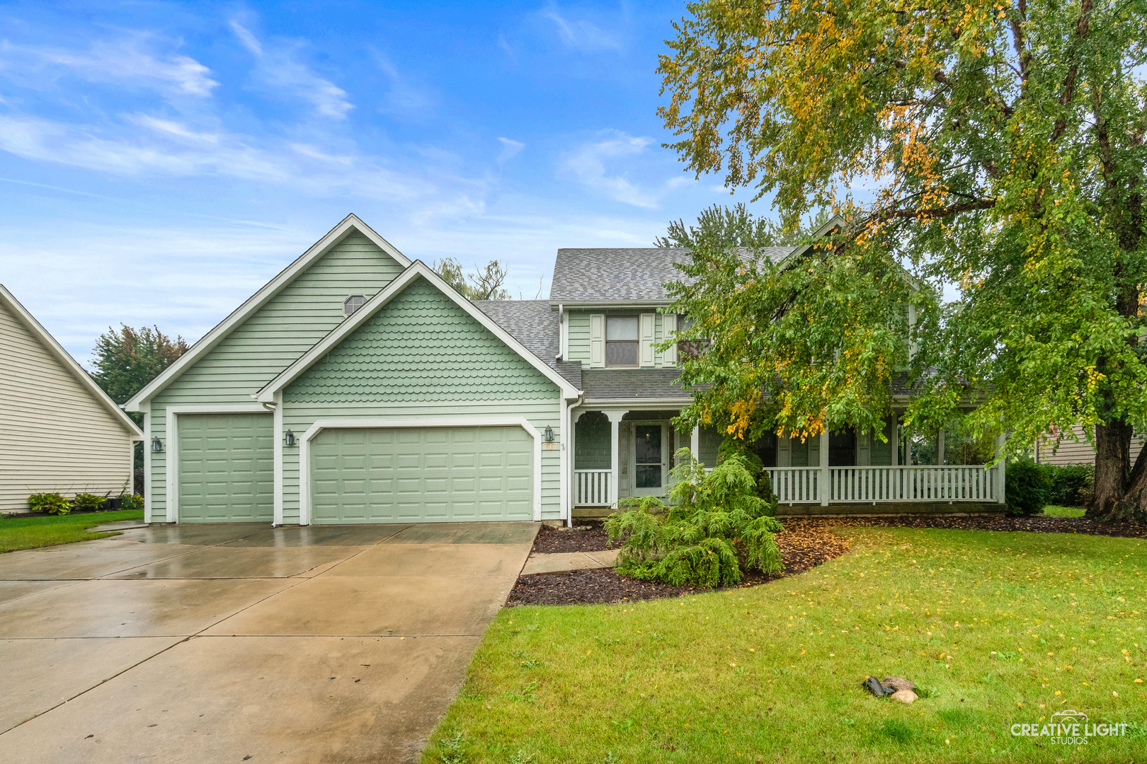 717 Queens Gate Circle Property Photo 1