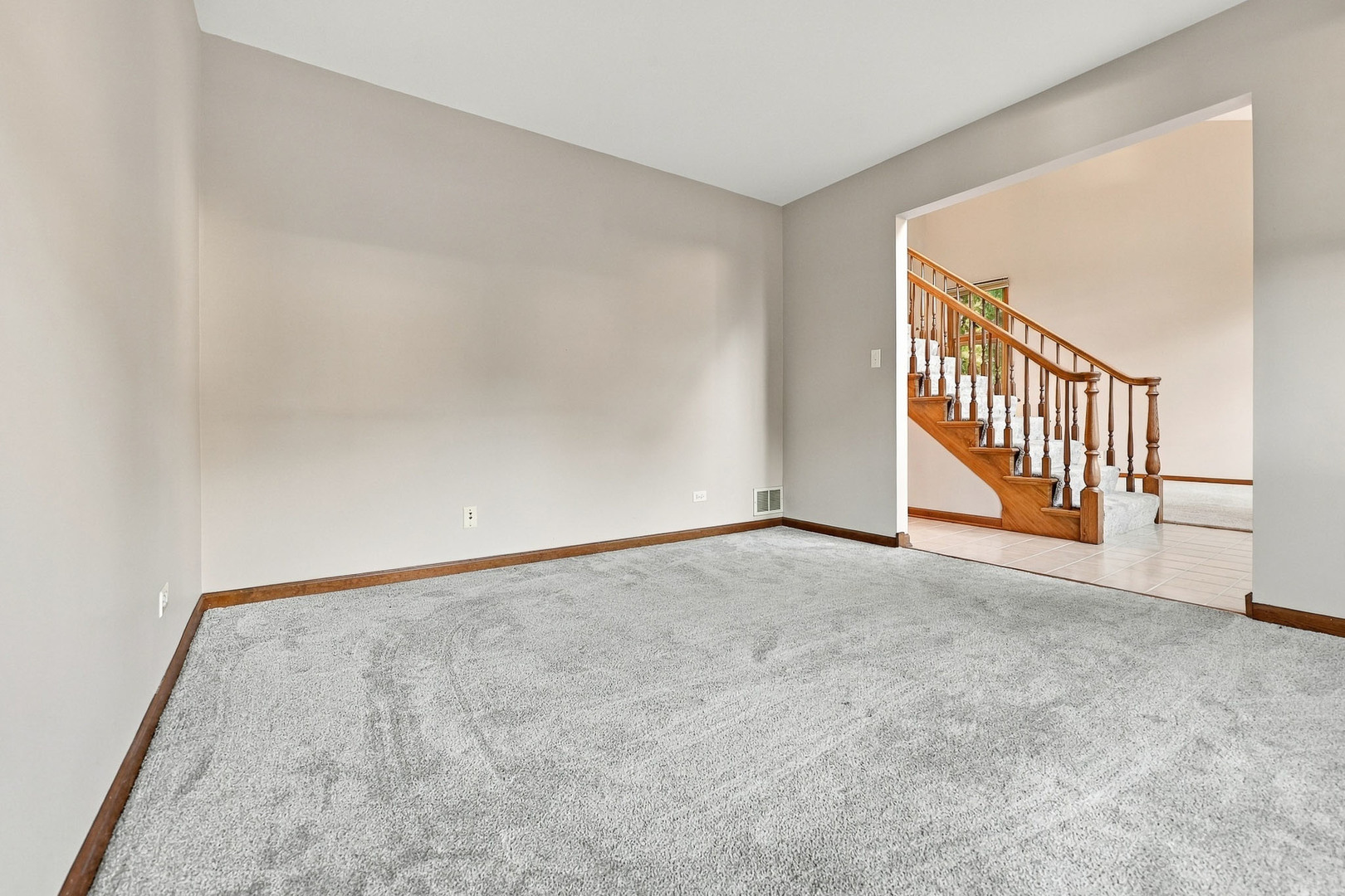 170 Salford Drive Property Photo 7
