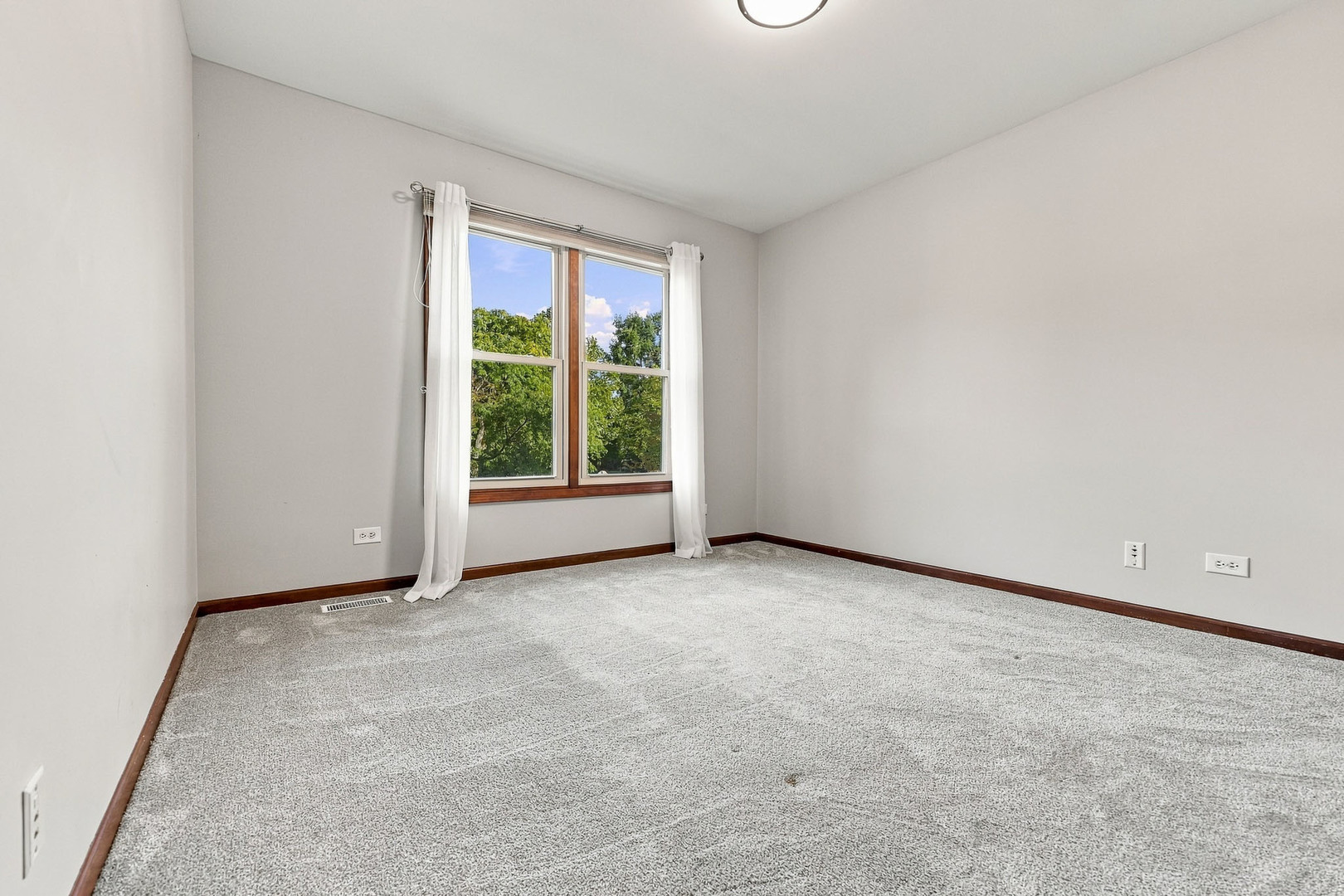 170 Salford Drive Property Photo 27